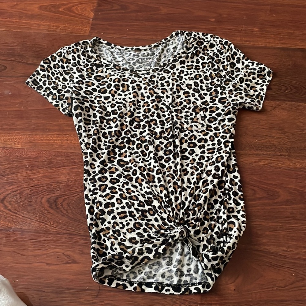 size medium crewnecks from rue 21! white, black, and brown leopard print.